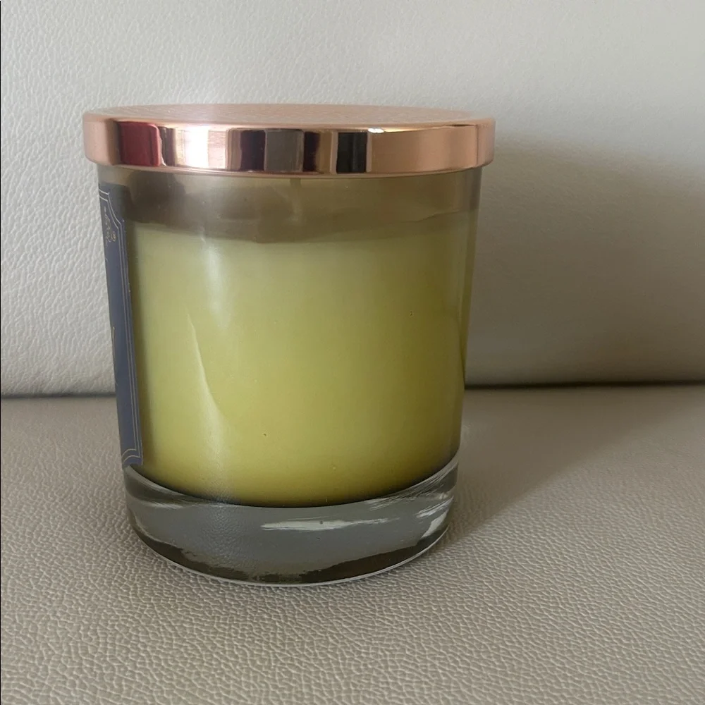 New Pier 1 Imports Crisp Chardonnay candle